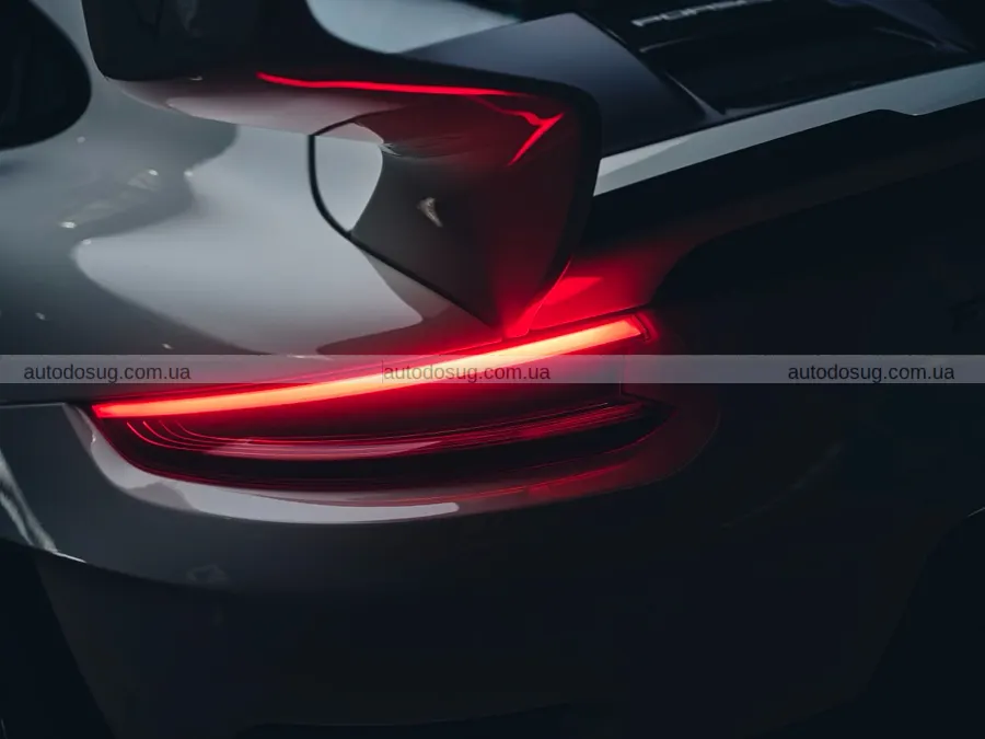 Унікальний Porsche 911 Flachbau RS виїхав на дороги