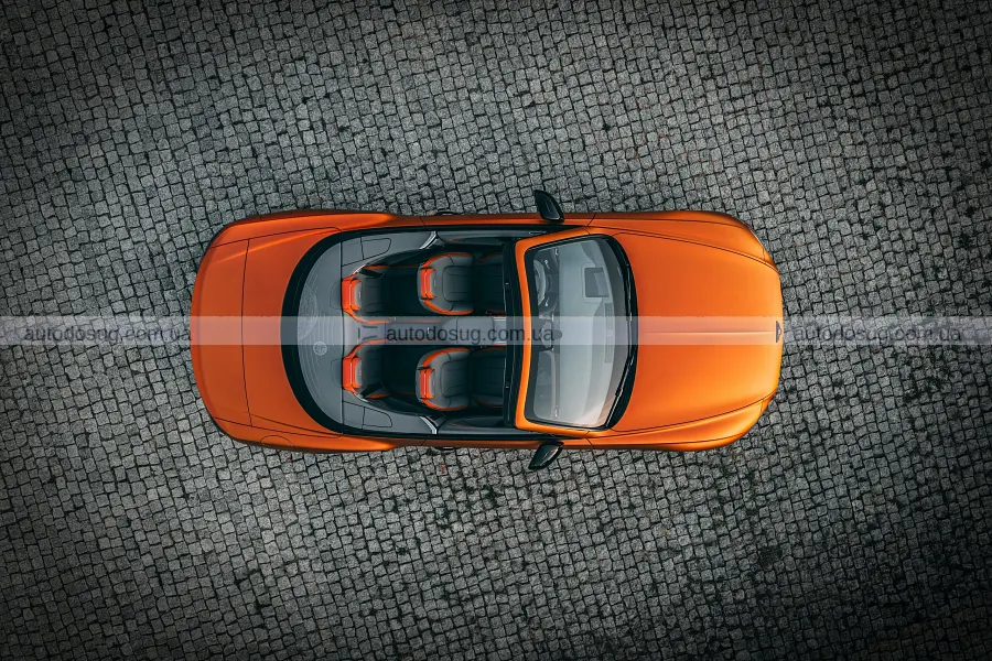 Bentley присвятив Continental космічній трійці