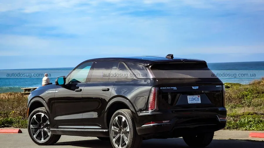 Cadillac затемнив Escalade IQ у новій версії