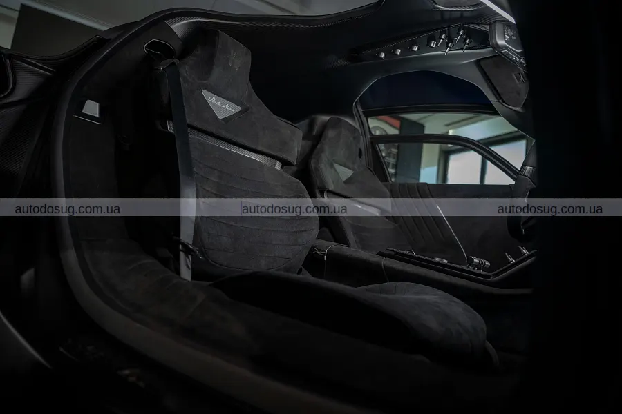 Чорна Alfa Romeo 33 Stradale отримала версію Perla Nera