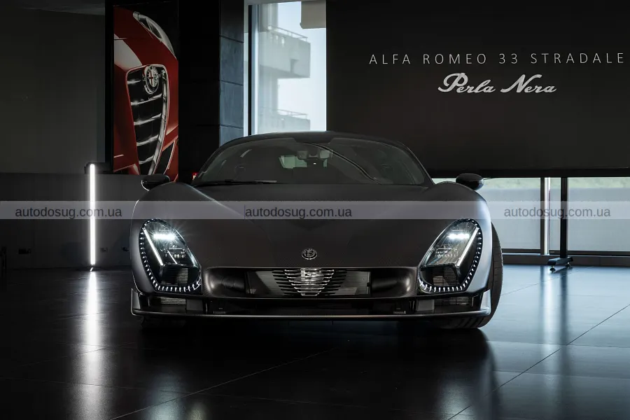 Чорна Alfa Romeo 33 Stradale отримала версію Perla Nera