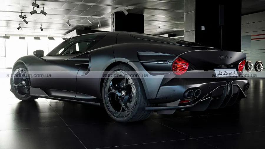 Чорна Alfa Romeo 33 Stradale отримала версію Perla Nera