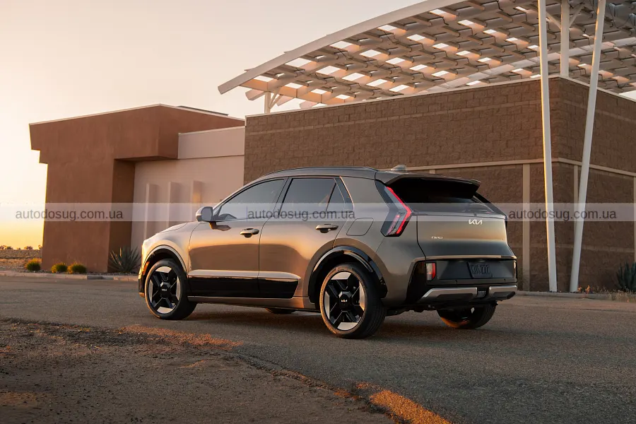 Kia Niro додав у ціні й став багатшим