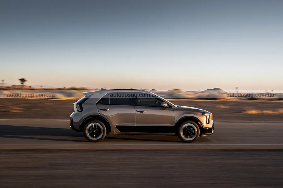Kia Niro додав у ціні й став багатшим