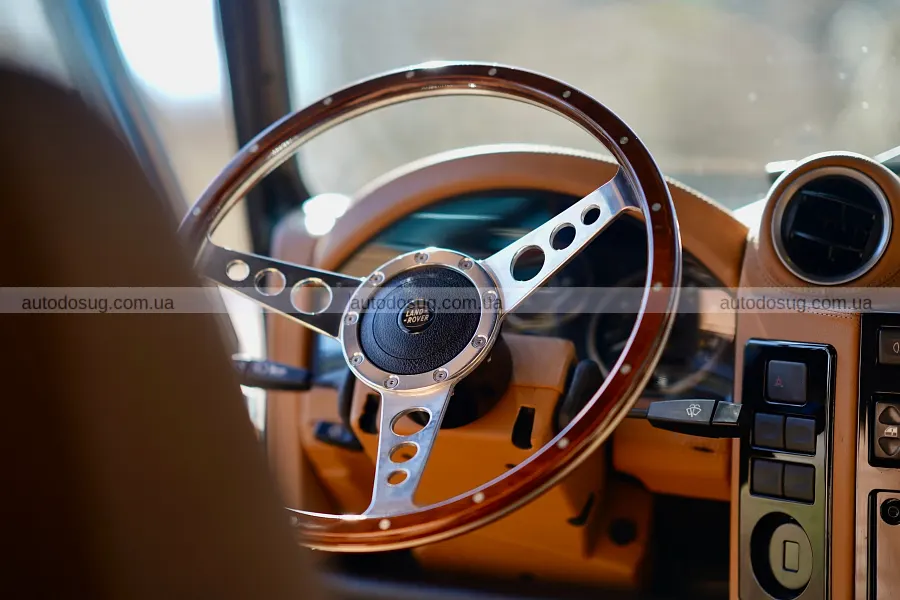 Класичний Defender отримав V8 від Corvette