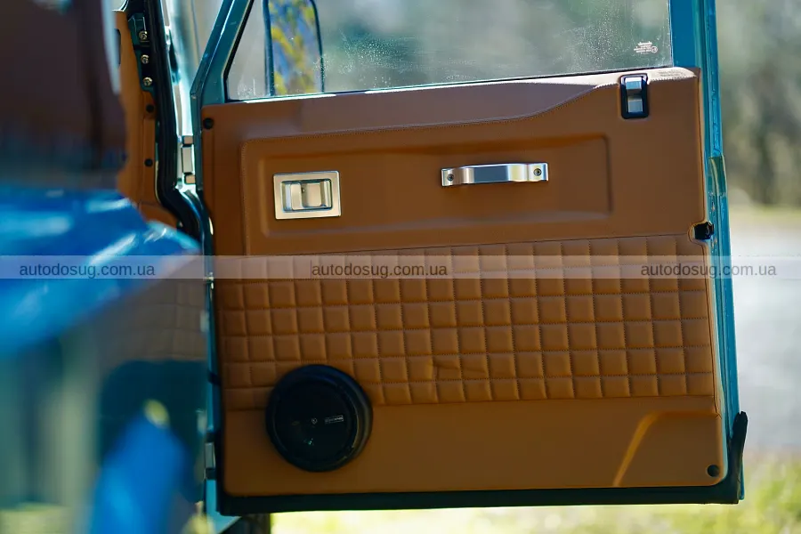 Класичний Defender отримав V8 від Corvette