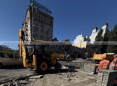 Київ ремонтує 12 доріг і додає безбар’єрність