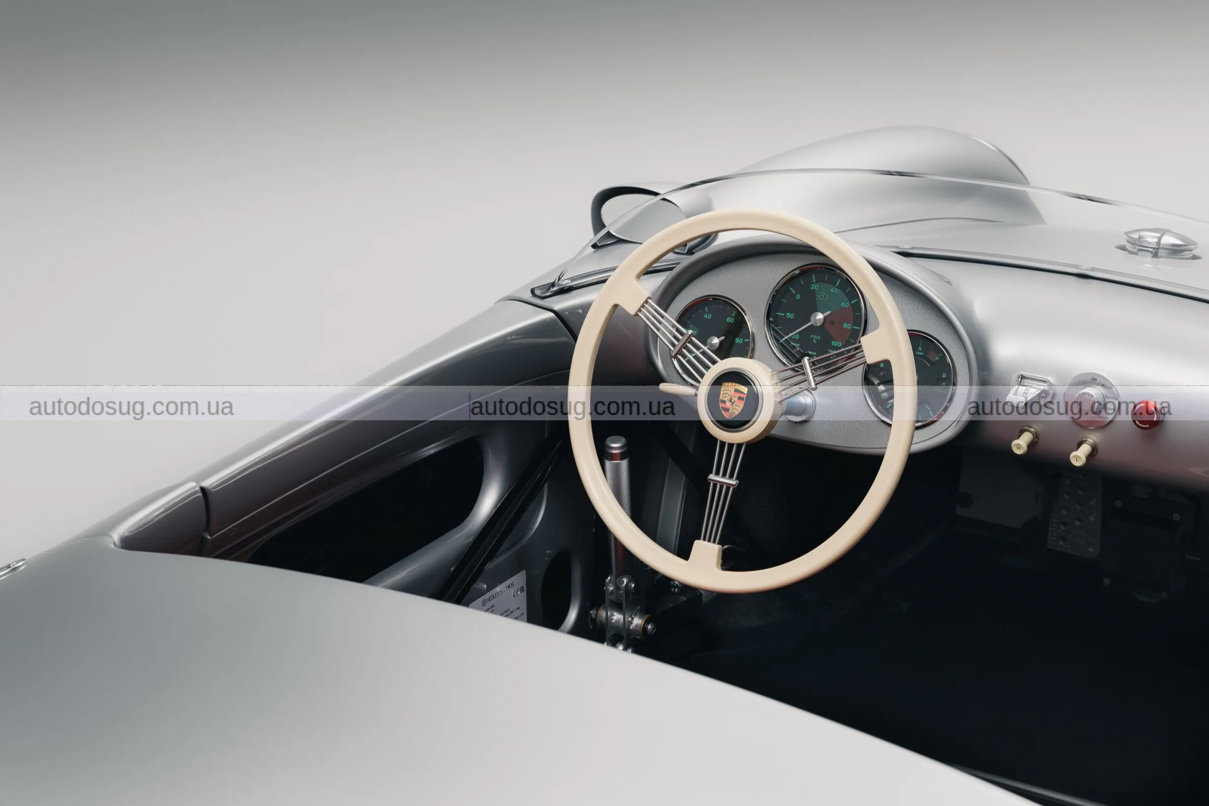 Маленький Porsche 550J оцінили у $93,800