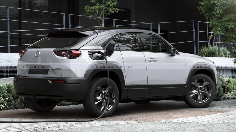 Mazda не відпускає ДВЗ і робить ставку на гібриди