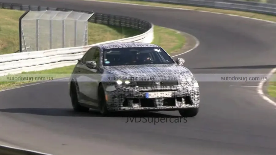 Нова BMW M5 показала зміни на Нюрбургрингу