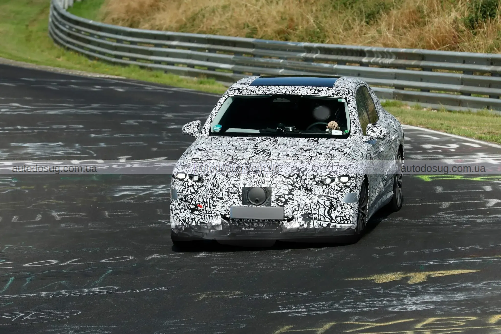 Новий електричний E-Class змінює курс Mercedes