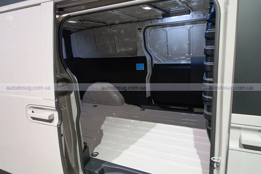 Новий Kia PV7 привіз більший кузов і 800 вольт