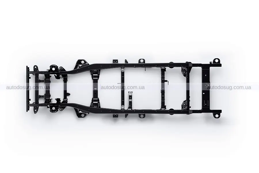 Новий Mitsubishi Pajero знову націлився на Land Cruiser