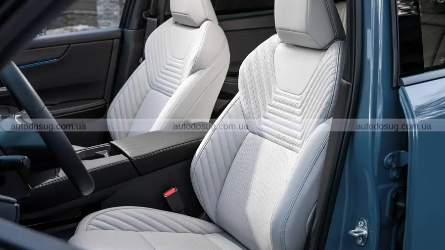 Новий Nissan Rogue Hybrid їде тихо, майже як EV