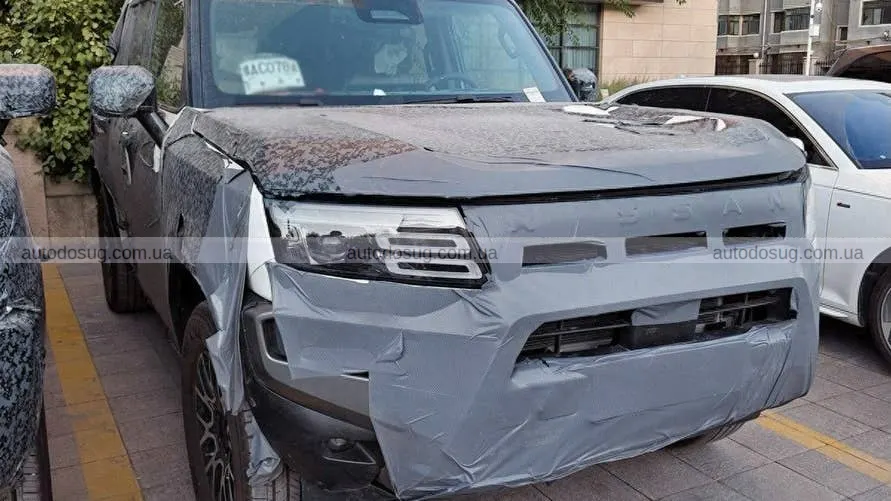 Новий Nissan Terrano виїхав на тести як гібрид