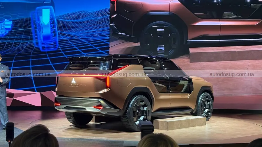 Новий Outlander PHEV готують до великого оновлення