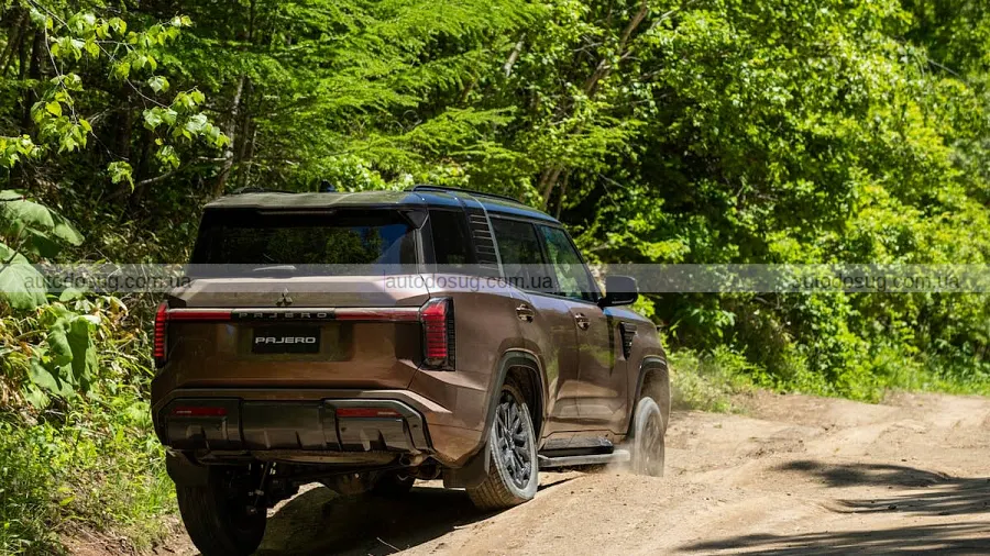 Новий Pajero втратив запаску на дверях