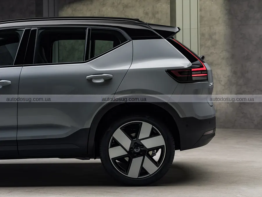 Оновлені Volvo XC40 та EX40 отримали новий салон