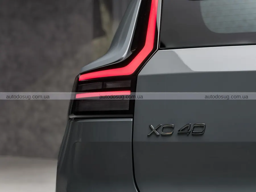 Оновлені Volvo XC40 та EX40 отримали новий салон