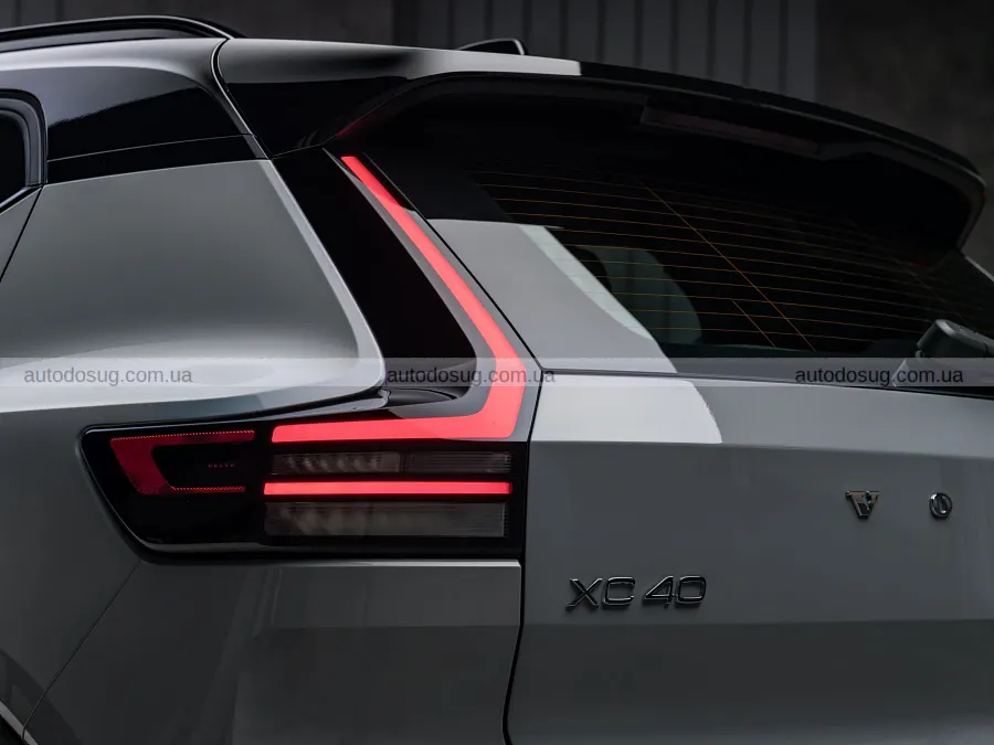 Оновлені Volvo XC40 та EX40 отримали новий салон