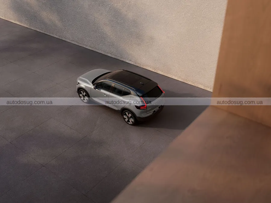 Оновлені Volvo XC40 та EX40 отримали новий салон