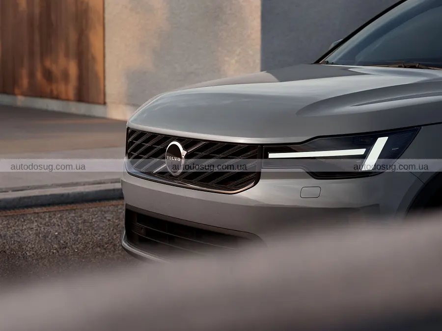 Оновлені Volvo XC40 та EX40 отримали новий салон