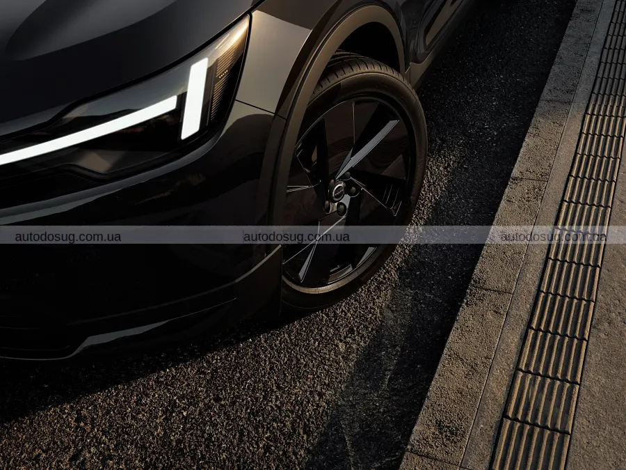 Оновлені Volvo XC40 та EX40 отримали новий салон