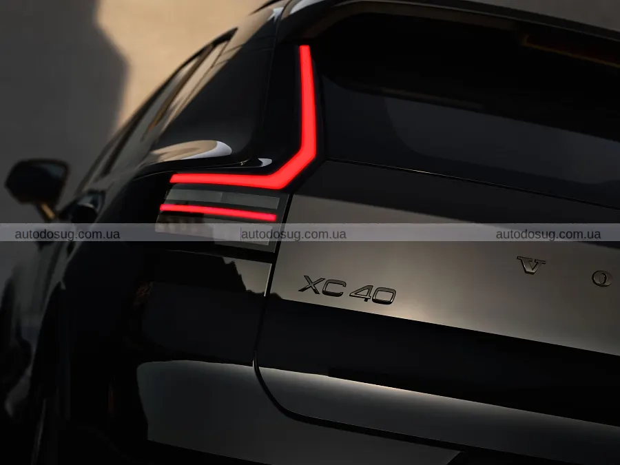 Оновлені Volvo XC40 та EX40 отримали новий салон