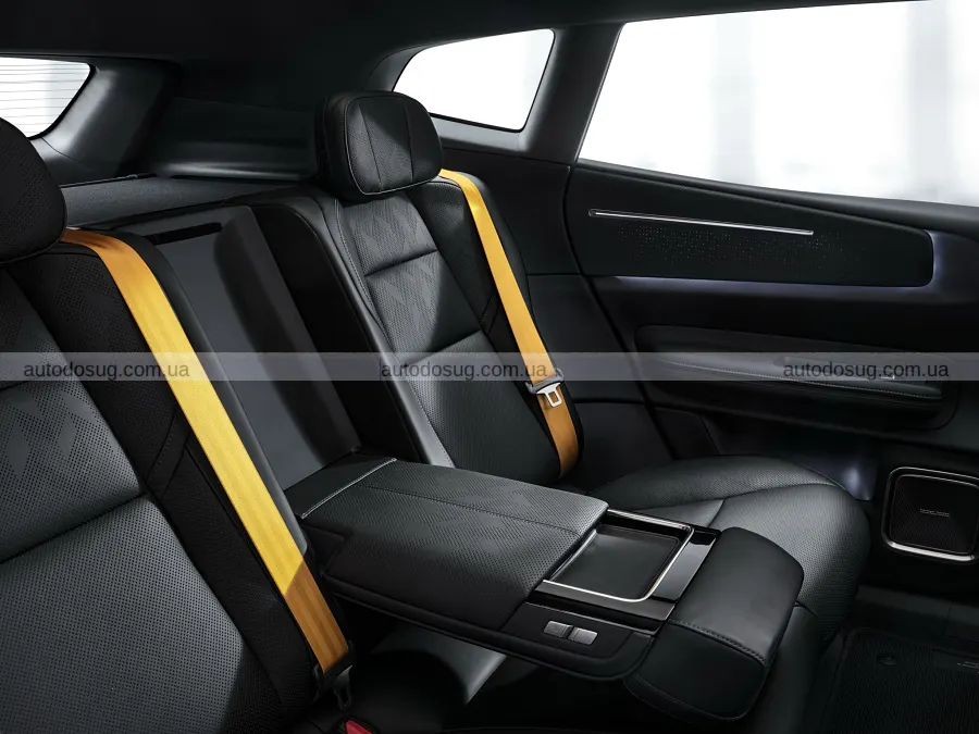 Polestar 4 отримав нормальне заднє скло і знизив ціну