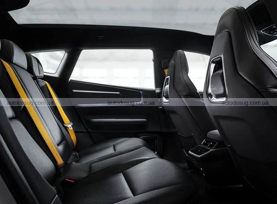Polestar 4 отримав нормальне заднє скло і знизив ціну