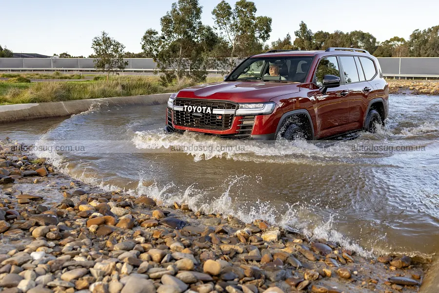 Toyota привезе в Японію найпотужніший Land Cruiser