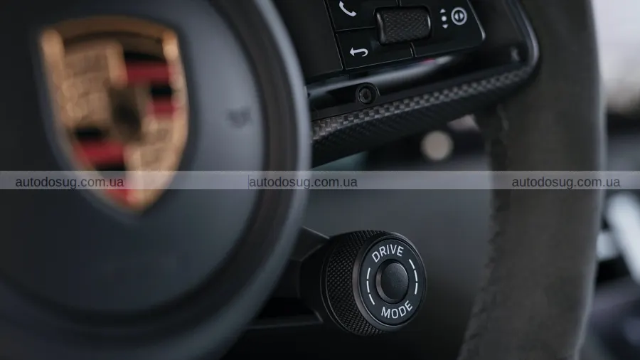 У Porsche Taycan знайшли 1093 к.с. і лише 220 в паперах