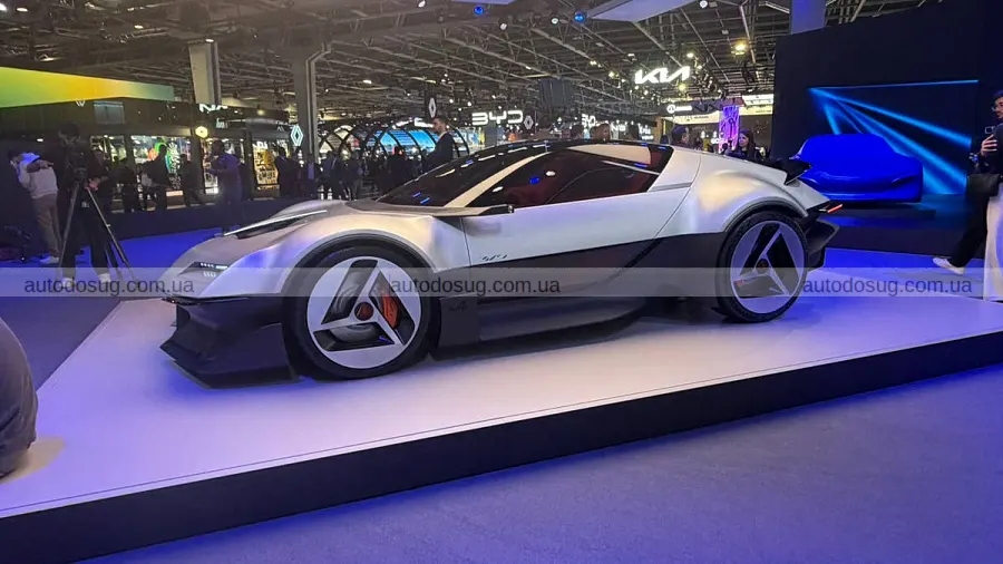 Alpine повернула A310 у футуристичному стилі