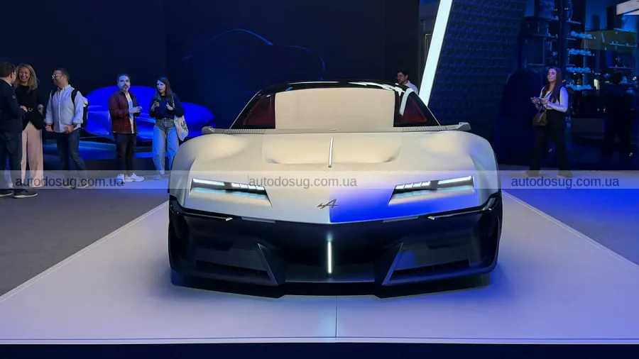 Alpine повернула A310 у футуристичному стилі