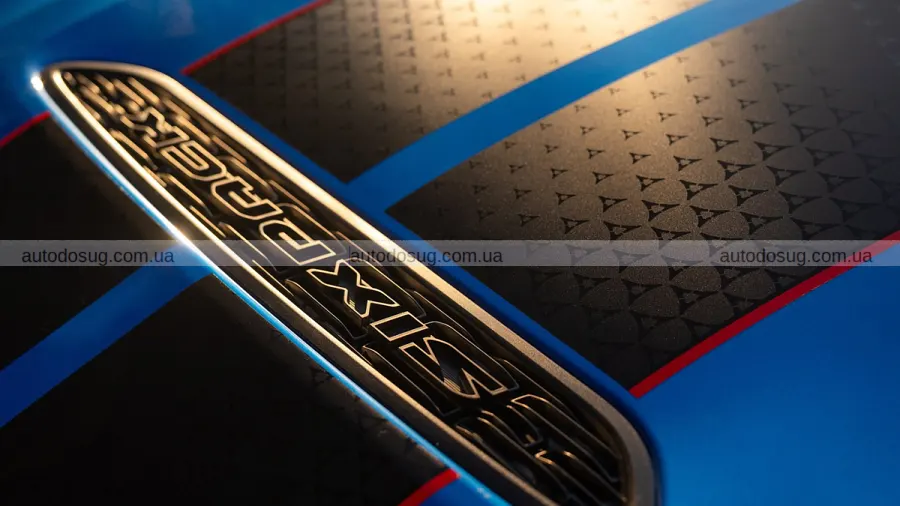 Бензиновий Dodge Charger вирвався вперед у США