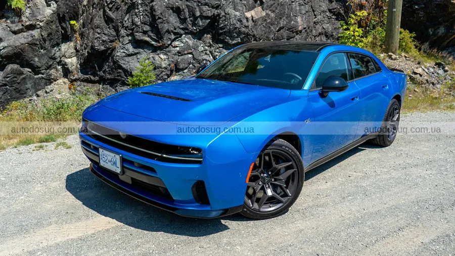 Dodge Charger знову тягнеться до Hemi V8