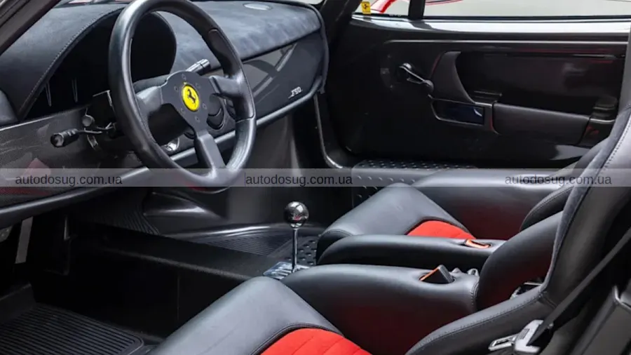 Ferrari F50 з пробігом 106 миль продадуть у Вегасі