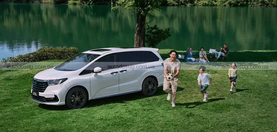 Honda Odyssey подешевшав і отримав більший екран