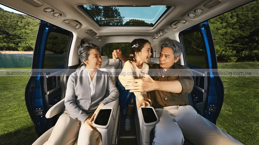 Honda Odyssey подешевшав і отримав більший екран