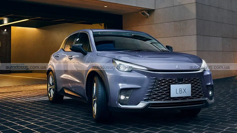 Lexus доопрацював LBX і вивів його на Нюрбургринг