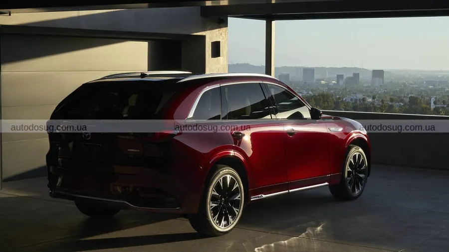 Mazda прибирає CX-70 і розширює CX-90