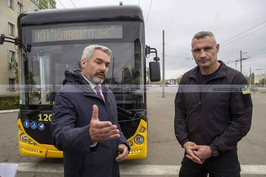 Нові автобуси вже вийшли на маршрути Києва