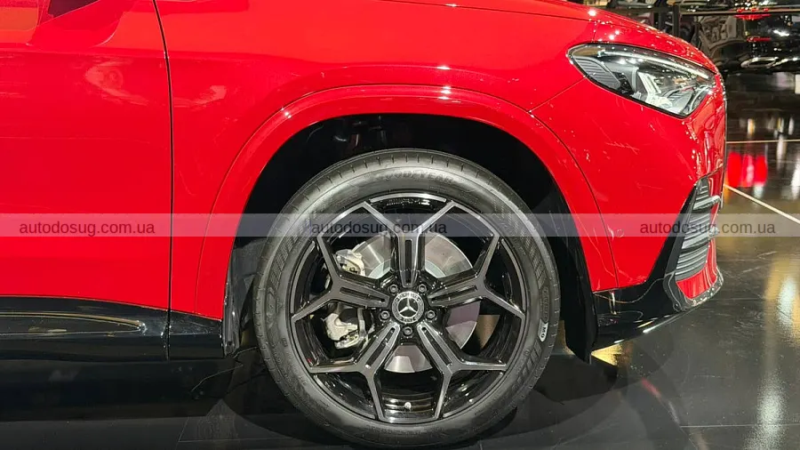 Новий Mercedes GLA додав стилю і запасу ходу