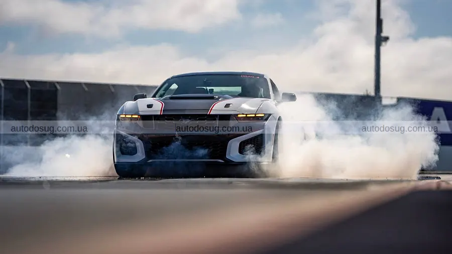 Новий Mustang Dark Horse SC випередив GT500