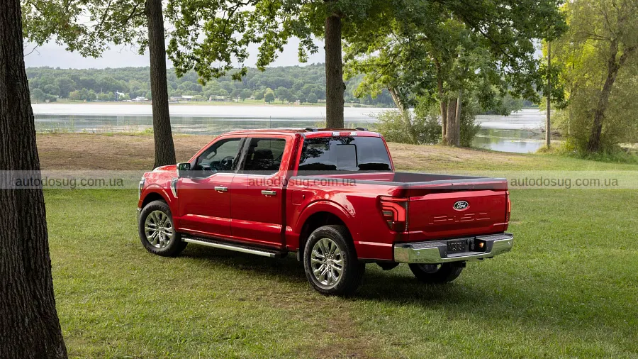 Пікапи Ford відкликають через ризик падіння борта