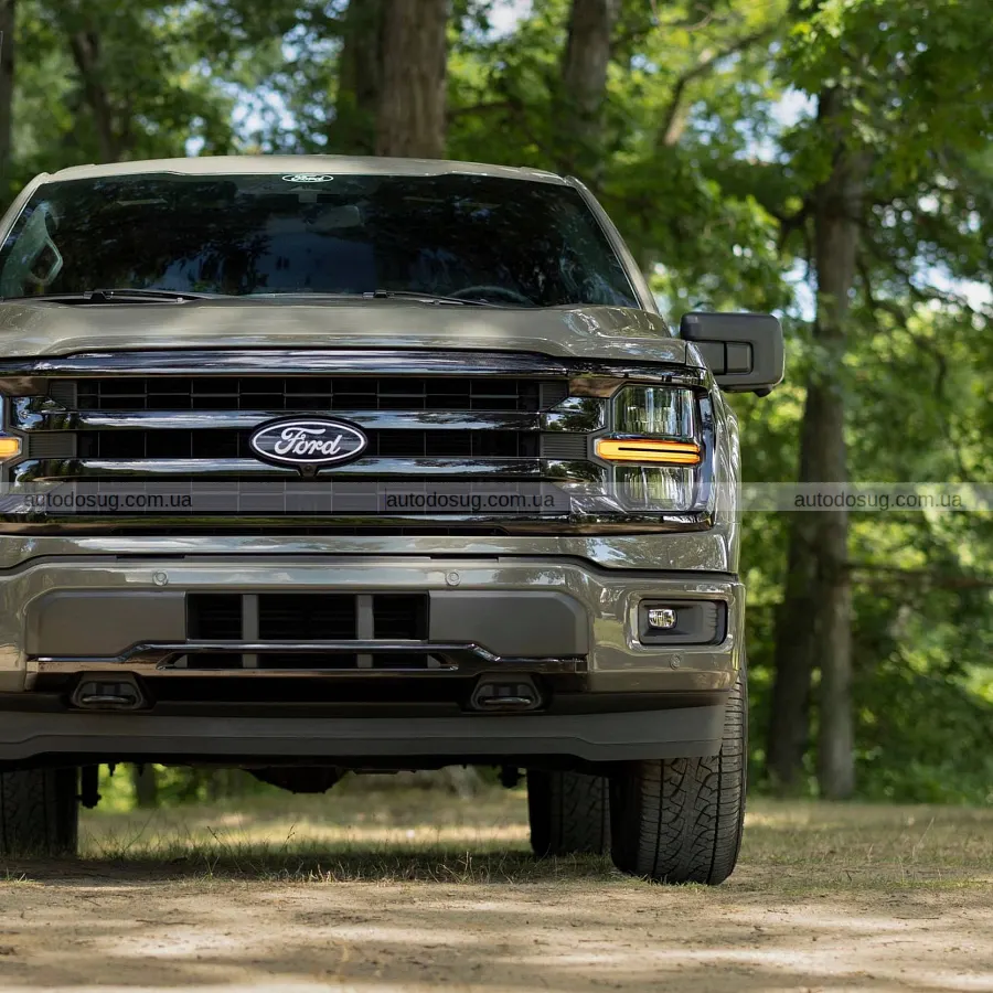 Пікапи Ford відкликають через ризик падіння борта