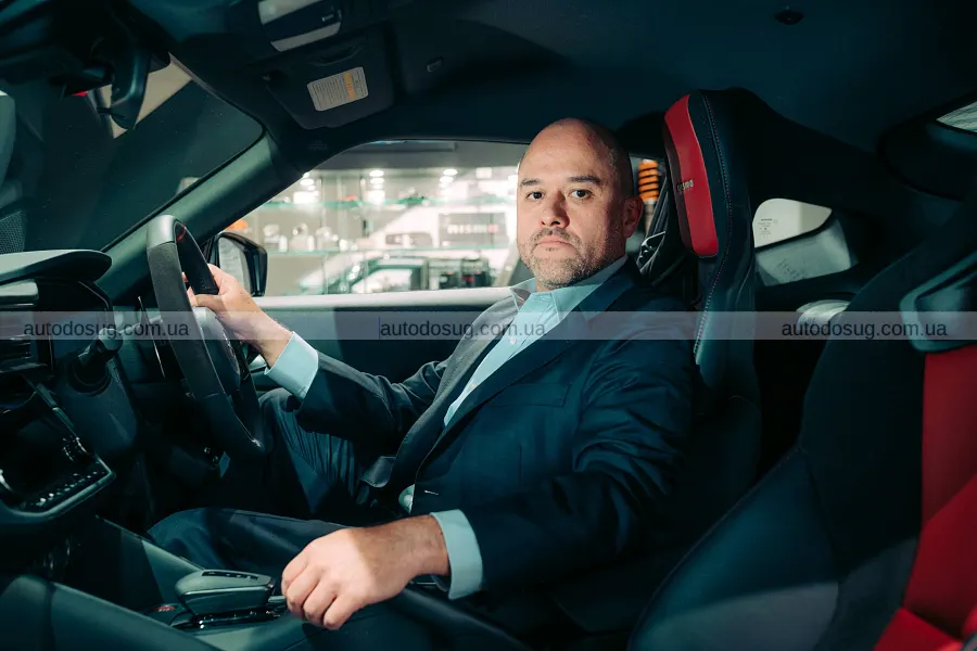 Продажі Nissan зросли у США та Японії
