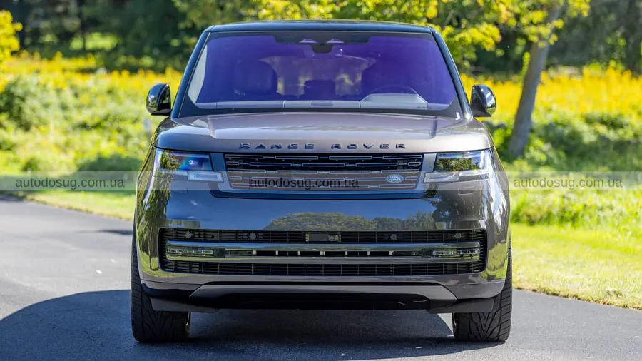 Range Rover відкликають через воду в камері