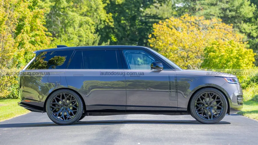 Range Rover відкликають через воду в камері