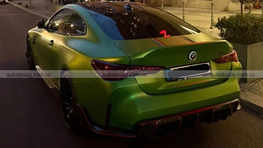 Рідкісний BMW M4 CSL отримав незвичний зелений колір